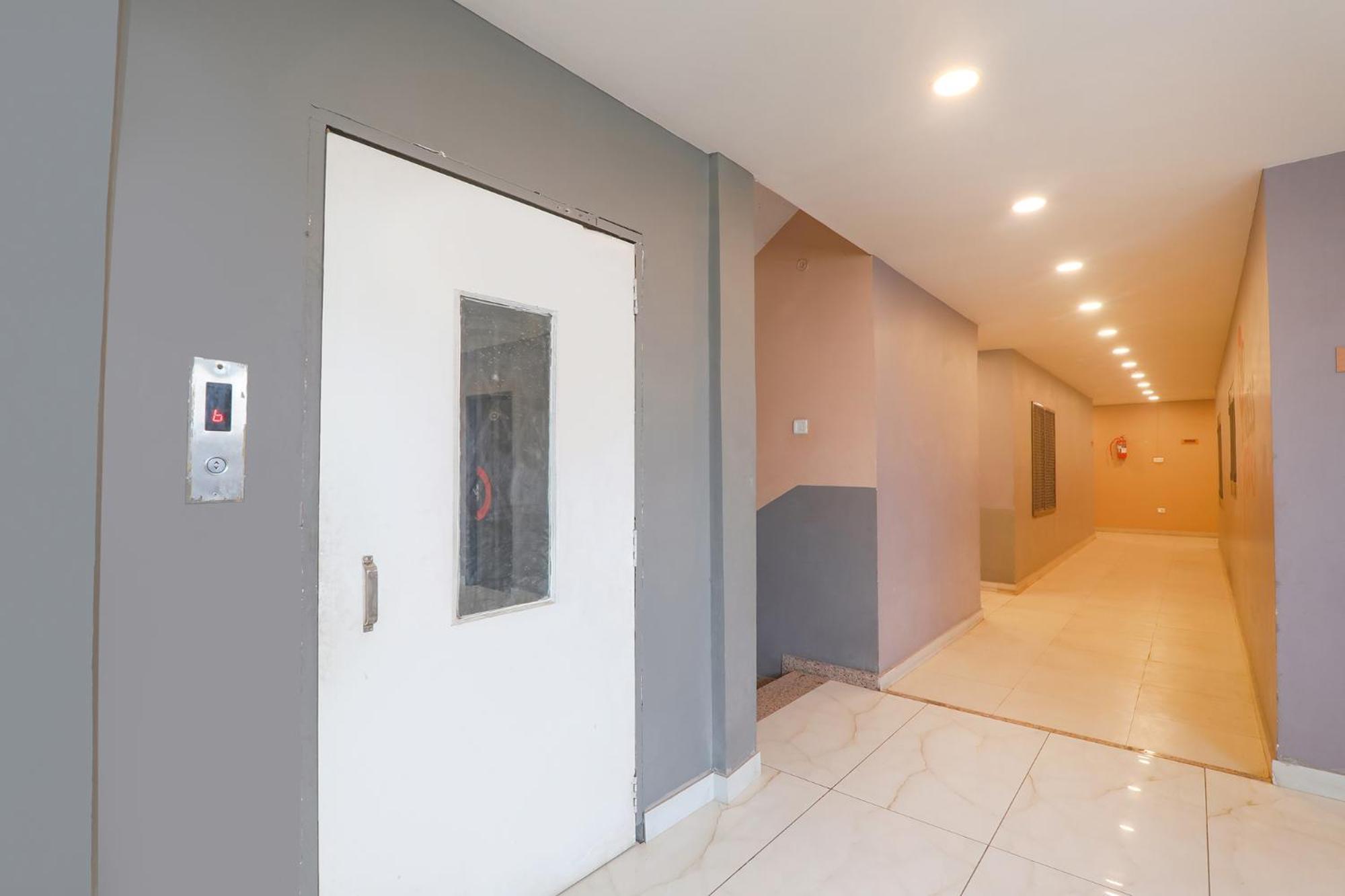 Fabhotel Swarn Banquet Kakarmatha Экстерьер фото