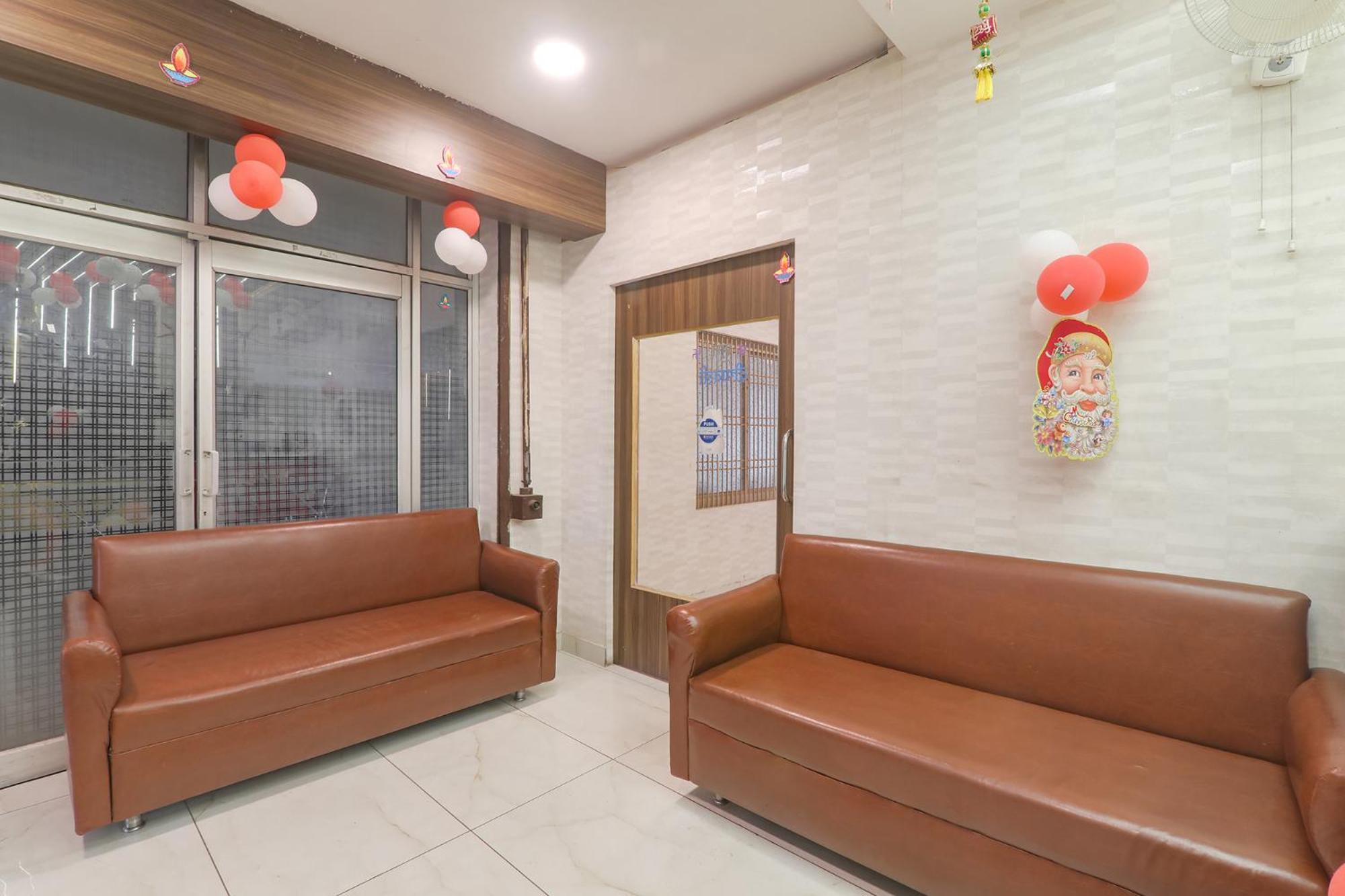 Fabhotel Swarn Banquet Kakarmatha Экстерьер фото