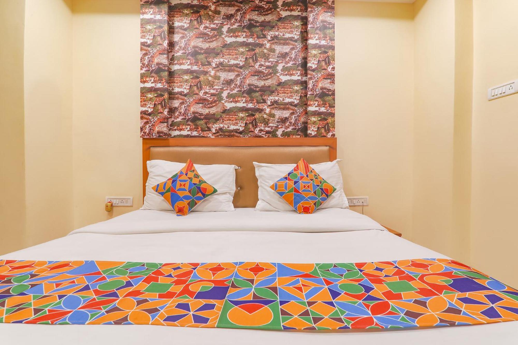 Fabhotel Swarn Banquet Kakarmatha Экстерьер фото