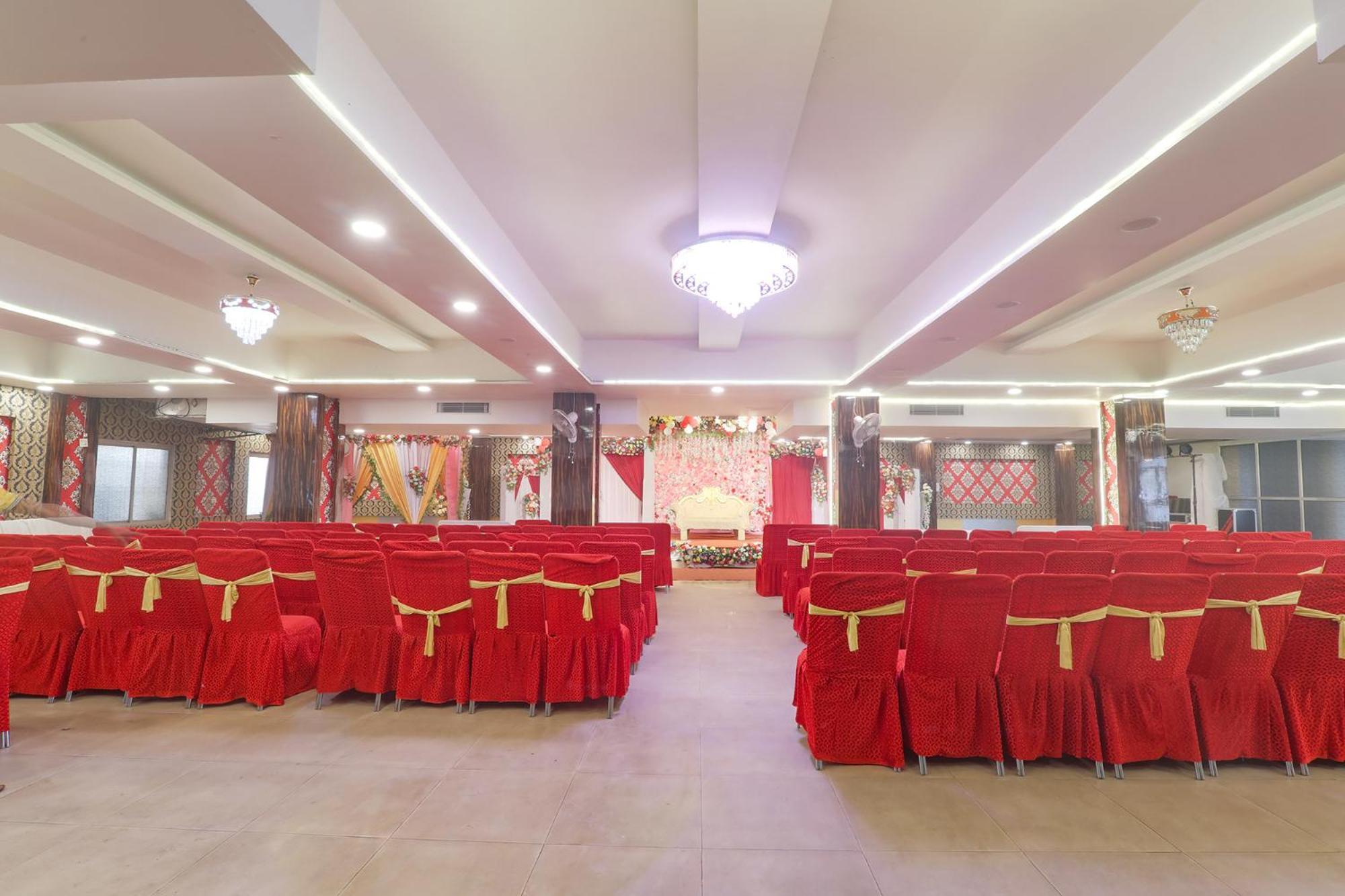 Fabhotel Swarn Banquet Kakarmatha Экстерьер фото